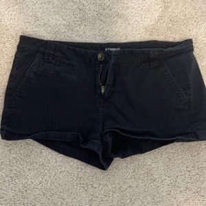 EXPRESS SHORTS - BLACK - US SZE 6